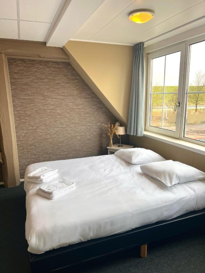 Bed And Breakfast De Zeehoeve Харлинген Экстерьер фото