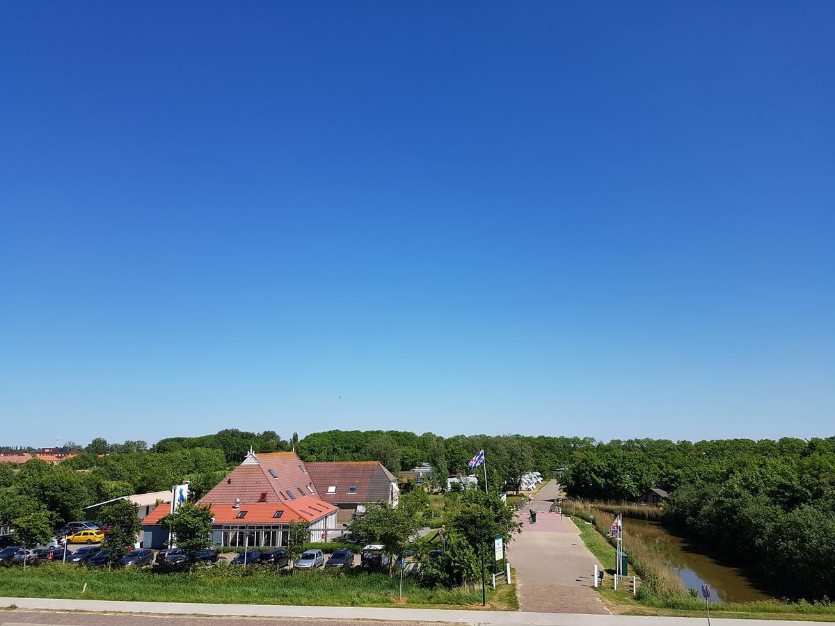 Bed And Breakfast De Zeehoeve Харлинген Экстерьер фото
