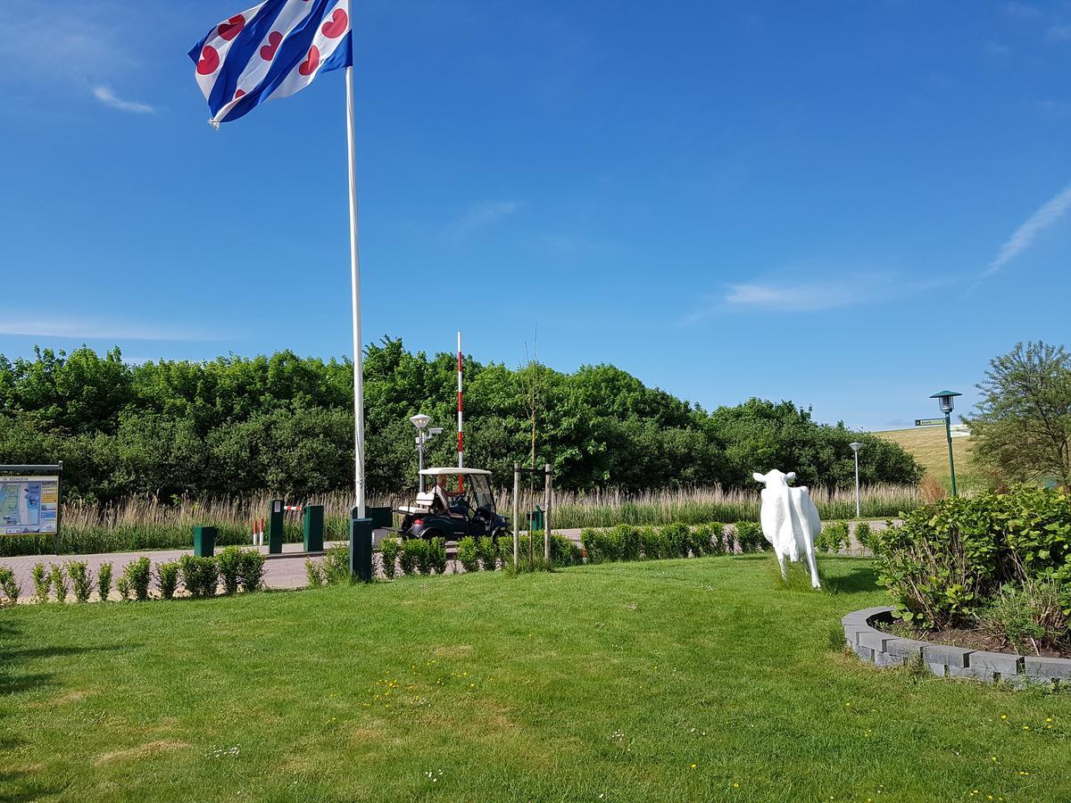 Bed And Breakfast De Zeehoeve Харлинген Экстерьер фото